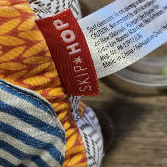 3 for $30 - Skip Hop Fox multi sensory rattle - Picture 5 of 5